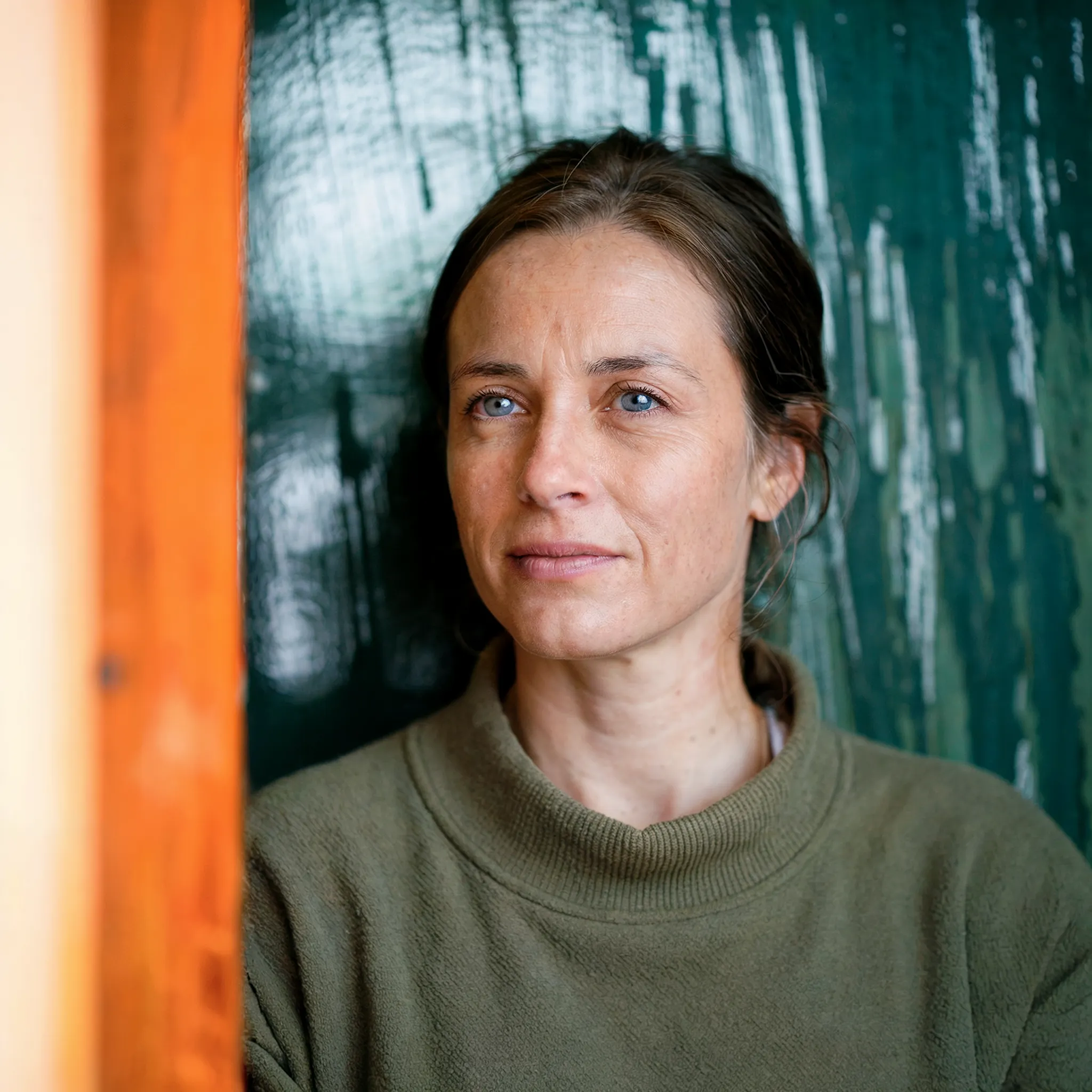 AI-generiertes Porträt – Hoffnungsvoller Blick