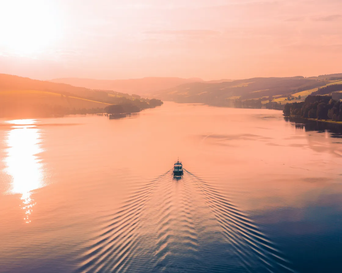 AI-generiertes Bild – Luftaufnahme einer Stadt